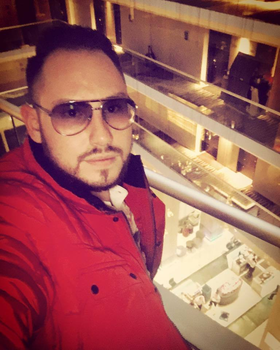 Andrei Versace a obişnuit deja pe toată lumea cu stilul său de viaţă