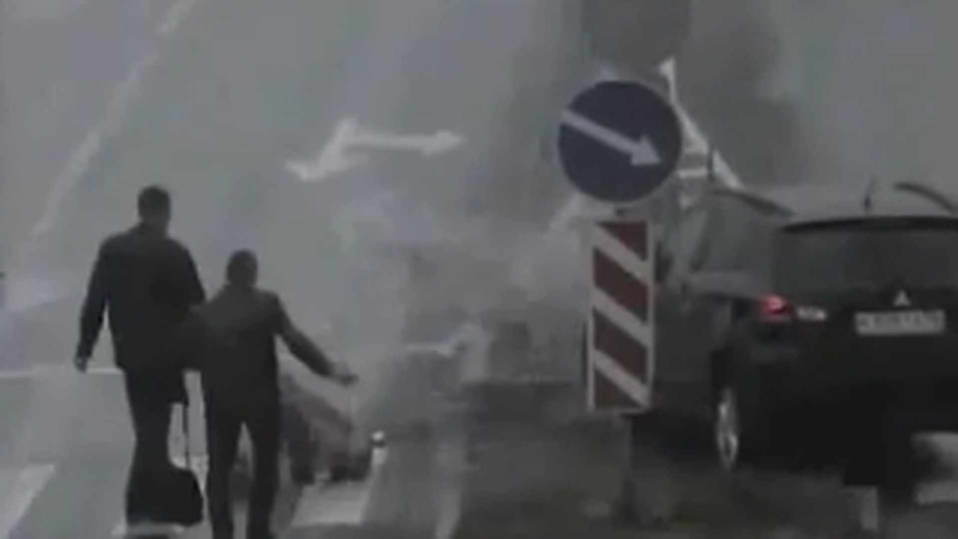 VIDEO Moartea la volan! Un barbat a murit in timp ce conducea masina printr-un oras din Rusia
