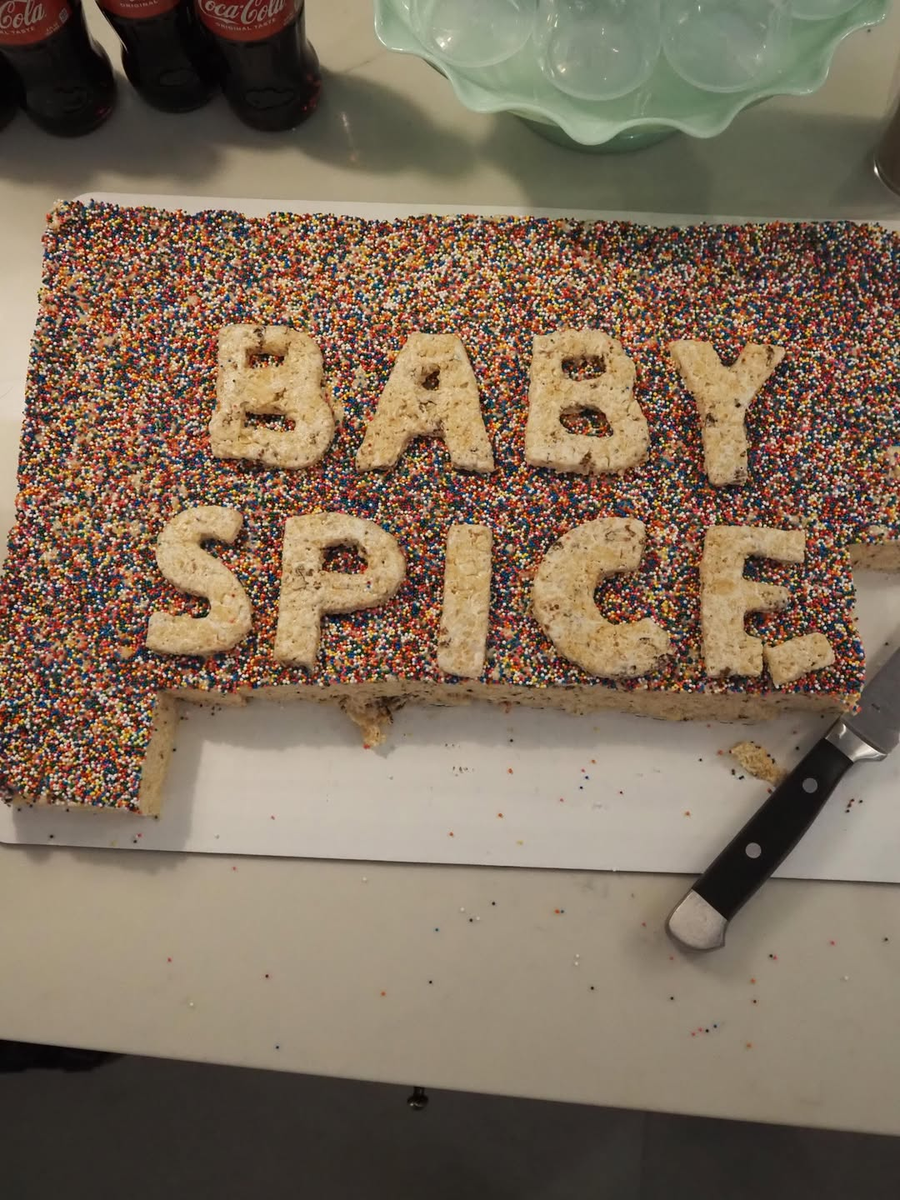 Sarah Ramos și-a poreclit copilul „Baby Spice”. Sursa foto: Instagram
