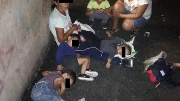 Minune pentru o mamă cu cinci copii. Aseară dormeau pe stradă, lângă stația de metrou Lujerului, dar în câteva ore au ajuns într-un cămin curat