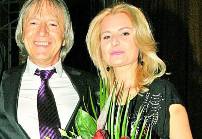 Mihai Constantinescu, alături de soția sa, Simona Secrier