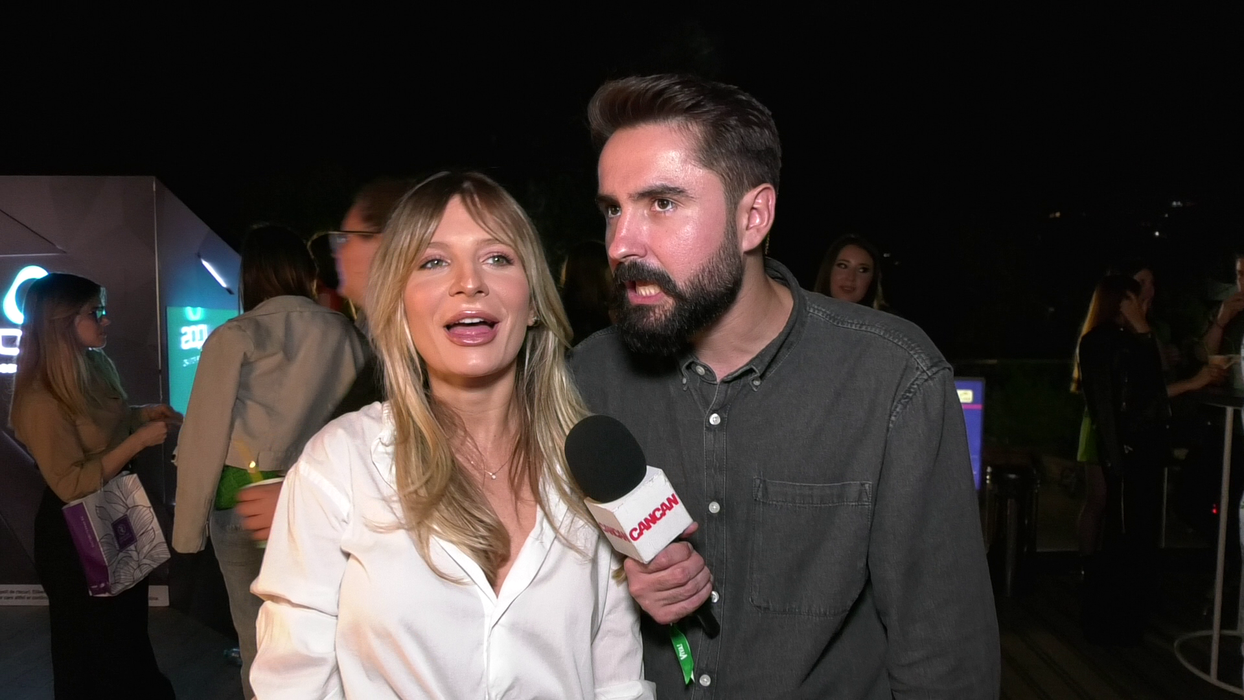Ana Baniciu: "Am venit, dar Edy nu vorbește cu camerele. I-am zis de acasă: «Dacă te pune necuratul să te arăți la băieții de la CANCAN, nu știu ce fac!». Glumesc!" (Foto: CANCAN.RO)