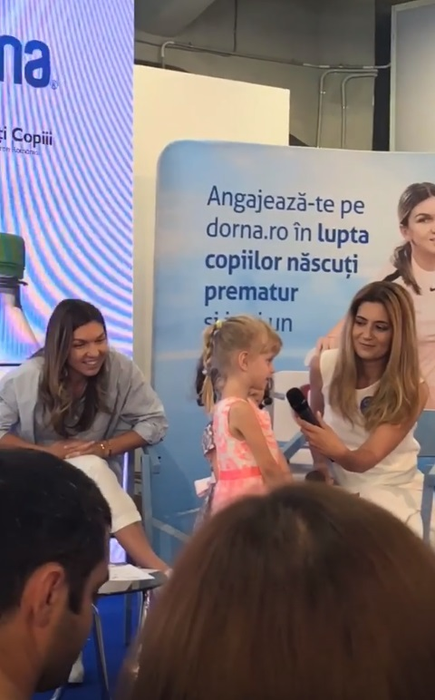 Simona Halep, gest emoționant după ce a luat trofeul Roland Garros și 2,2 milioane de euro: “Înseamnă foarte mult o secundă”