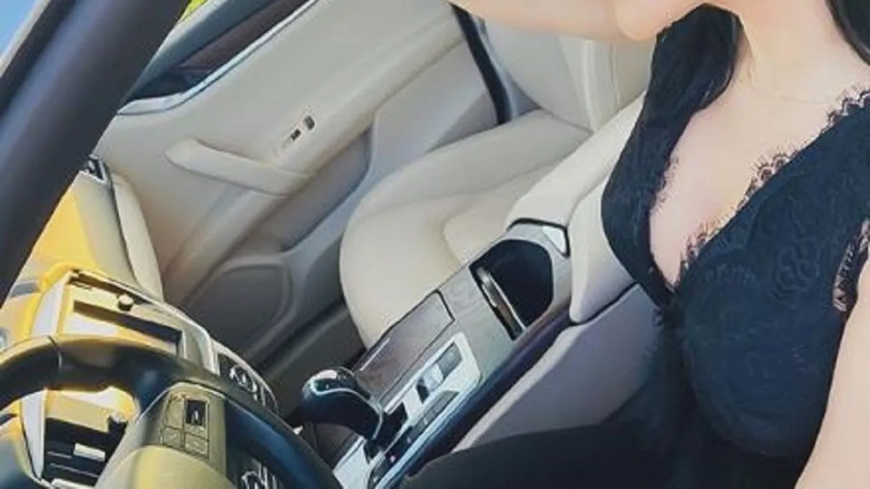 Carmen de la Sălciua, tot mai provocatoare de când este liberă și fără obligații! Detaliul care le-a luat mințile fanilor FOTO