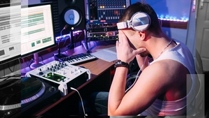 DJ Morris este în pragul depresiei. “Tradus”, divorțat și concediat de la Prima TV!
