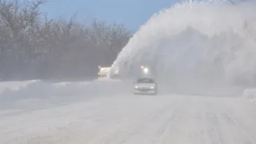 Trei drumuri judeţene din Suceava sunt în continuare închise din cauza zăpezii