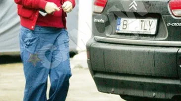 Tili Niculae este o graviduta precauta! Se infofoleste din cap pana-n picioare