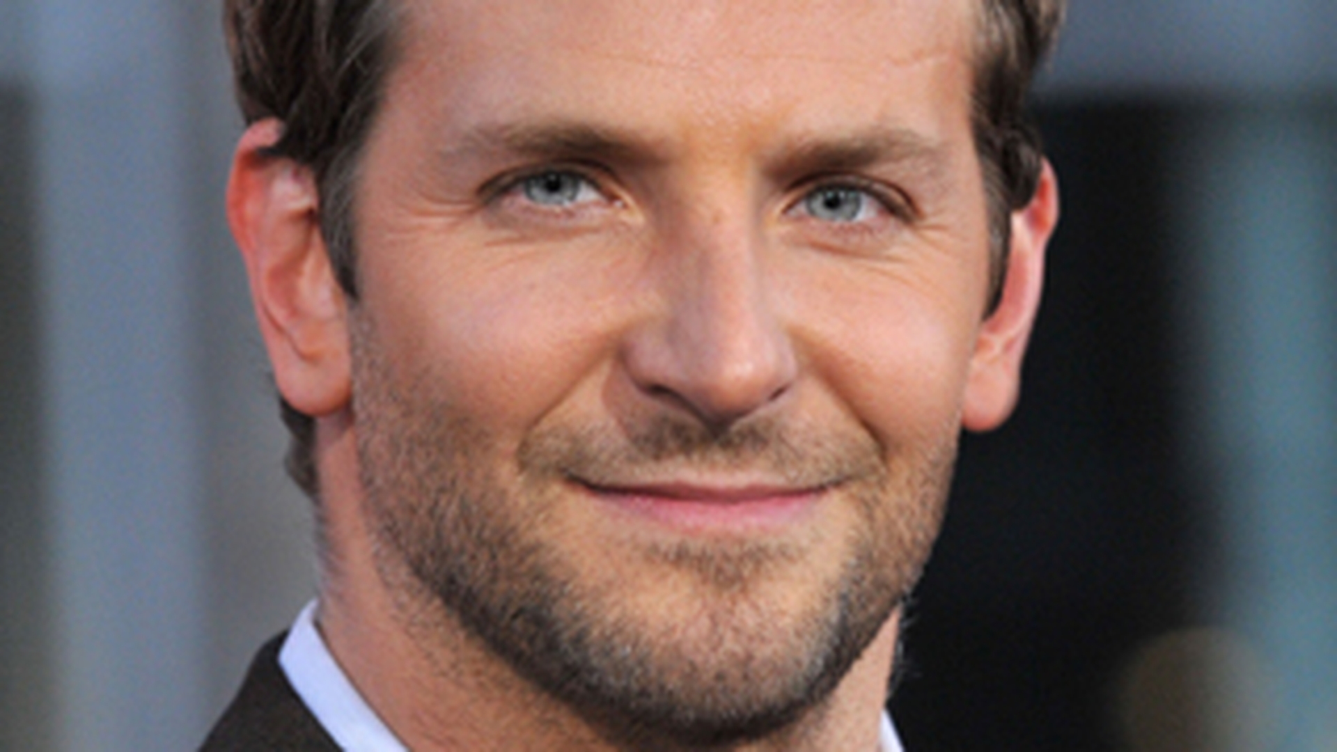 Bradley Cooper arata ca o fetita dragalasa in copilarie