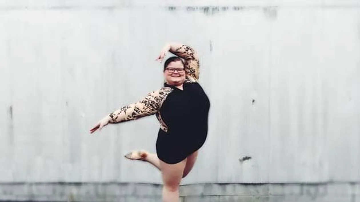Această balerină are doar 15 ani şi se luptă cu obezitatea, dar a oferit tuturor o lecţie de viaţă impresionantă până la lacrimi! Povestea ei a făcut înconjurul planetei