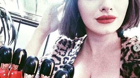 Cum arată Ana Morodan goală! ”Contesa digitală” s-a lăsat pozată în cadă