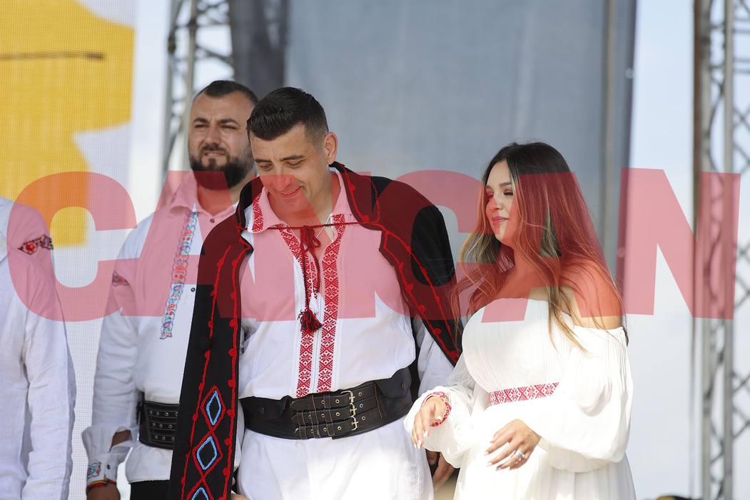 Momente emoționante la nunta lui George Simion Sărutul mirilor cerut de un copil!
