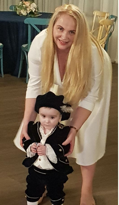 Galerie foto. Delia Antal și-a botezat băiețelul! O cântăteață cunoscută și un om de afaceri au fost nași: ”De mult mi-a zis că…”