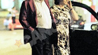 Ce face un senator la finalul unei zile de munca? Cu domn' profesor la teatru