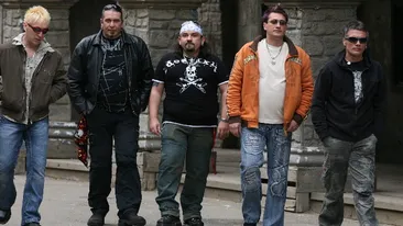 GHINION in prima zi a anului! Trupa Cargo, implicata intr-un grav accident de circulatie! Ar fi cazut in raul Olt!