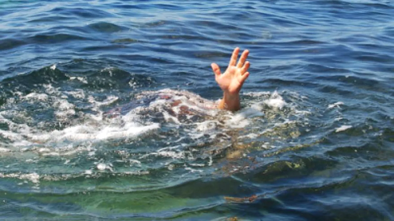 Trupul unui bărbat a fost găsit plutind pe mare, la Sulina! Anchetatorii încercă să afle identitatea victimei