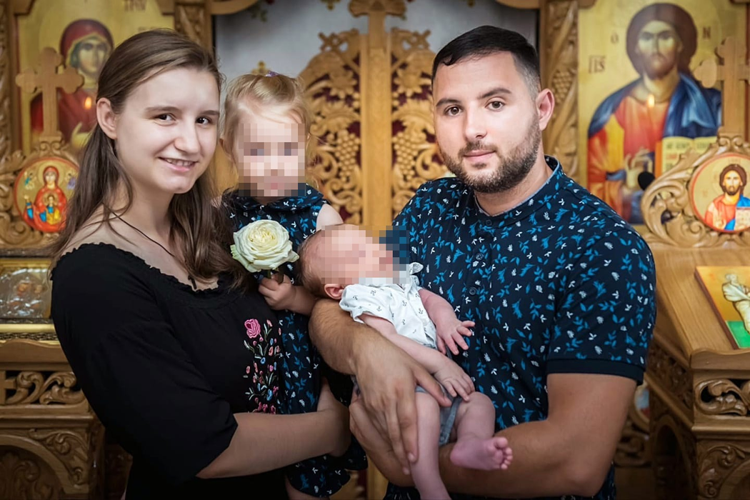 Gabriel Ivanov se străduiește ca cei mici să resimtă cât mai puțin posibil lipsa mamei lor foto: Facebook