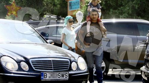 Imagini rare! Familia Oana Sarbu - Robert Turcescu, in formula completa!