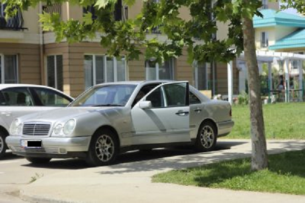 Irinel Columbeanu a trecut de la un vioi Opel second-hand la un Mercedes vechi de 20 de ani