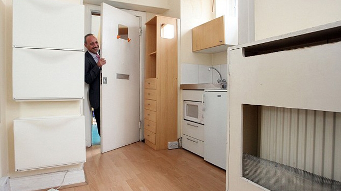 Uite cum arata apartamentul mai mic decat o masa de snooker! Are 8 metri patrati si se vinde cu 115.000 de euro