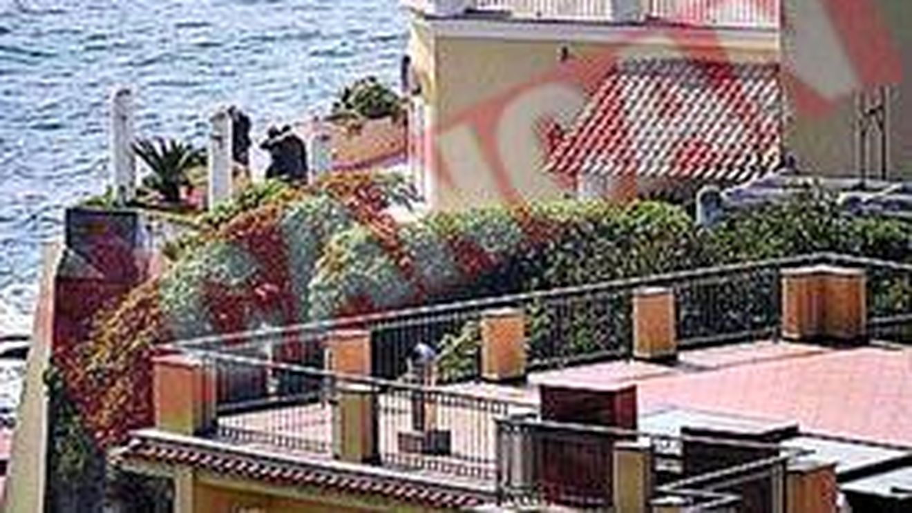 Romanii au baut sampanie furata inainte de crima