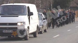 Viceprimarul din Joseni a fost inmormantat! Peste o mie de persoane au participat la funeralii