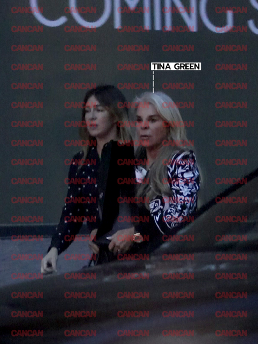 Tina Green, alături de una dintre colaboratoare