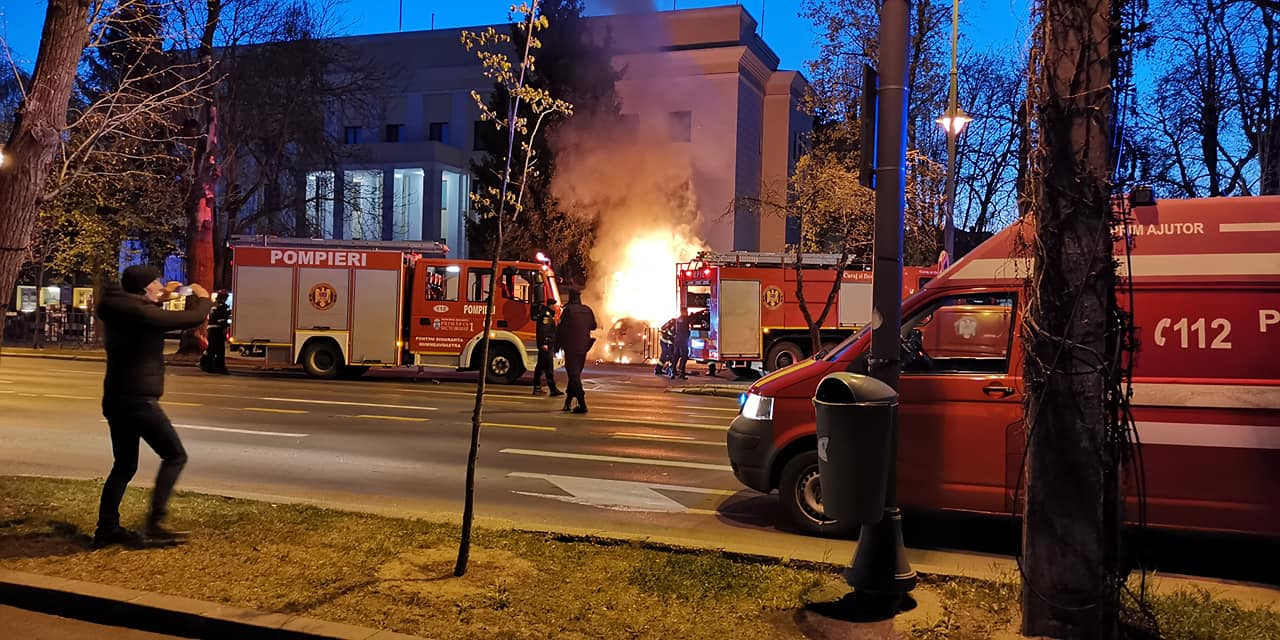 Incident şocant! A intrat cu maşina în sediul Ambasadei Rusiei în Bucureşti. Ce a strigat bărbatul înainte să moară carbonizat
