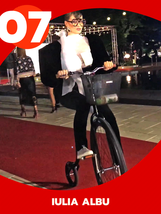 Ele sunt sexy-biciclistele showbizului! TOP 25 cu nume grele! Andreea Berecleanu, Iulia Vântur și Anca Țurcașiu au luat startul!