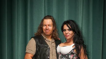 Poveste de dragoste ca in filme intre o romanca si un wrestler finlandez! In ring pare o bestie, dar e credincios si sensibil