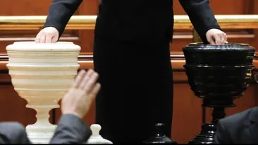 Moțiunea de cenzură pentru demiterea Guvernului Dăncilă a fost respinsă