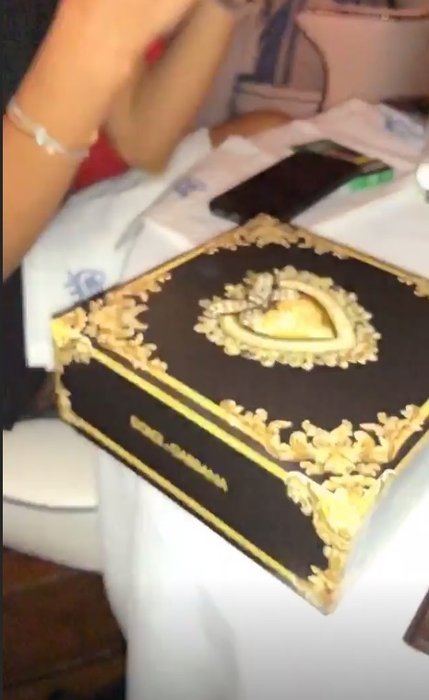 Daniela Crudu a împlinit 30 de ani. Cum a fost surprinsă în timp ce era la un restaurant de lux din Ibiza