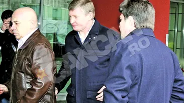 Miliardarul Rinat Ahmetov a lasat siguranta personala pe locul doi. Cel mai bogat om din Ucraina, cu doar doi bodyguarzi in Romania