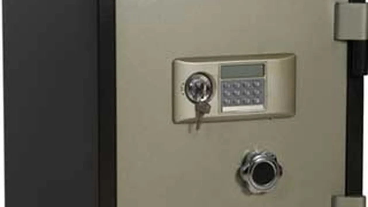 Copil de un an si doua luni, blocat in seiful unei banci din America