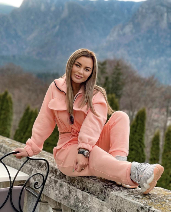 Carmen de la Sălciua și Marian, noul ei iubit, au făcut o excursie la munte (Foto: Instagram)