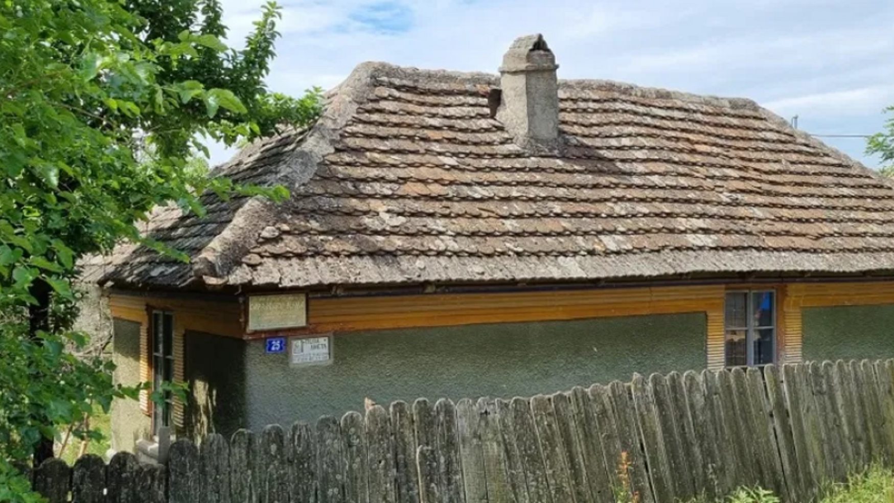 Localitatea din România în care o casă se vinde cu doar 4000 de euro. Are și teren de 1400 de metri pătrați