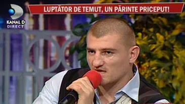 VIDEO Catalin Morosanu, Moartea pasiunii! Si-a cucerit iubita pe mIRC asl, pls!, i-a fost rusine sa o ceara de sotie si i-a fost frica sa asiste la nasterea fiicei lui!