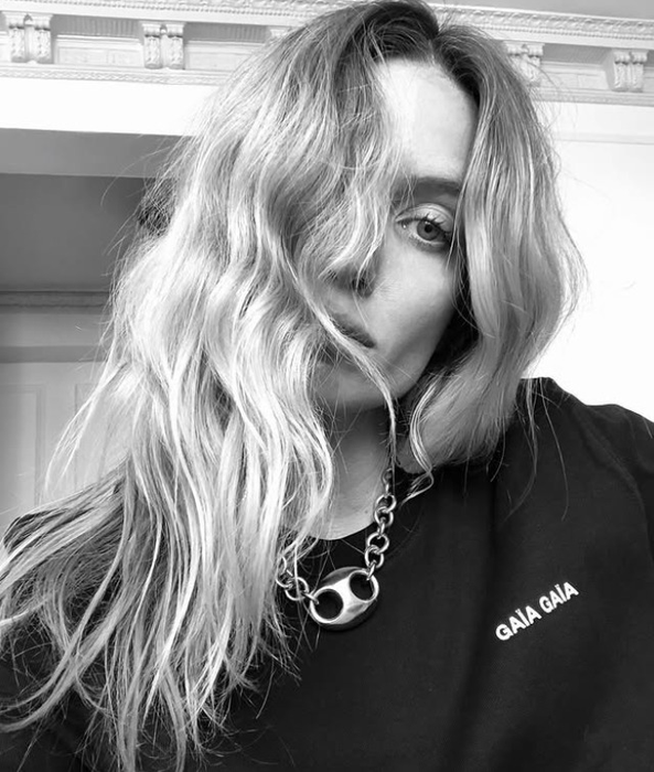 Cu cine se iubește Sebastian Stan. Foto: Instagram / Annabelle Wallis