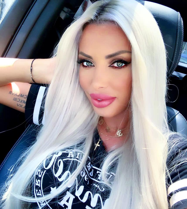 Loredana Chivu, imagini +18 la plajă! A luat bikini cu două numere mai mici și a rămas cu „rușinica” la vedere
