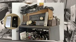 Cât costă un „muzeu vintage” pe Olx: Un aparat foto Kodak din 1972, o bancnotă din 1966 și o cutie de Amigo dinainte de 1989, printre „exponate”