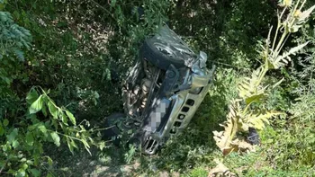 Accident teribil pe o șosea din vestul României. Autoturismul a ajuns într-o râpă