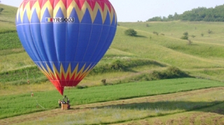 Un balon aterizeaza de urgenta pe calea ferata in Franta, blocand circulatia TGV