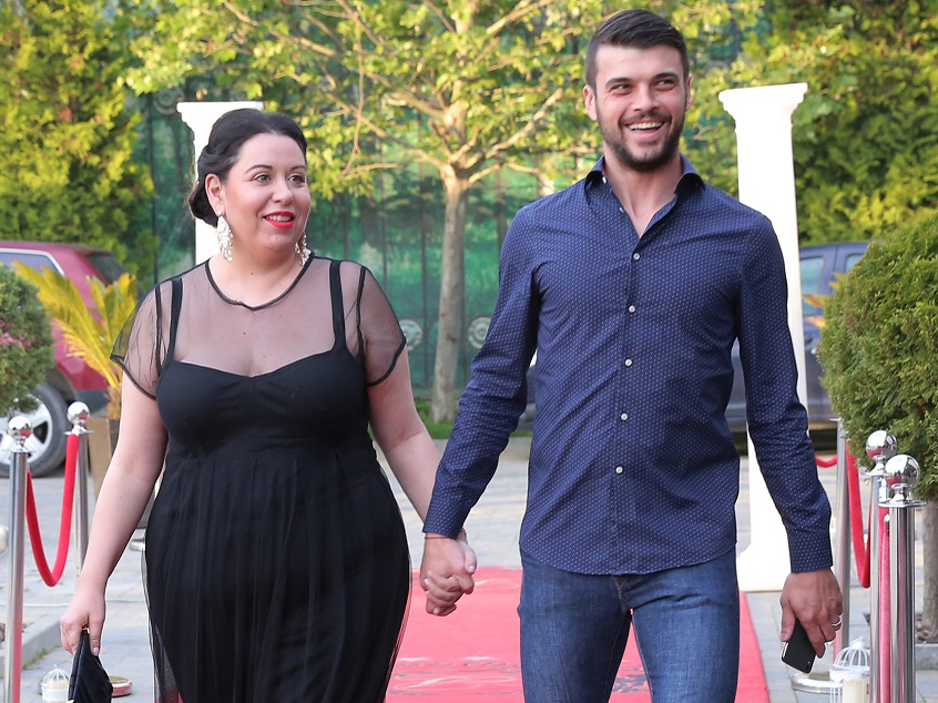 Oana Roman este căsătorită cu Marius Elisei