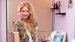 Fanii au ramas muti de uimire! Valentina Pelinel si-a tras look de toamna! Vezi cum arata acum!