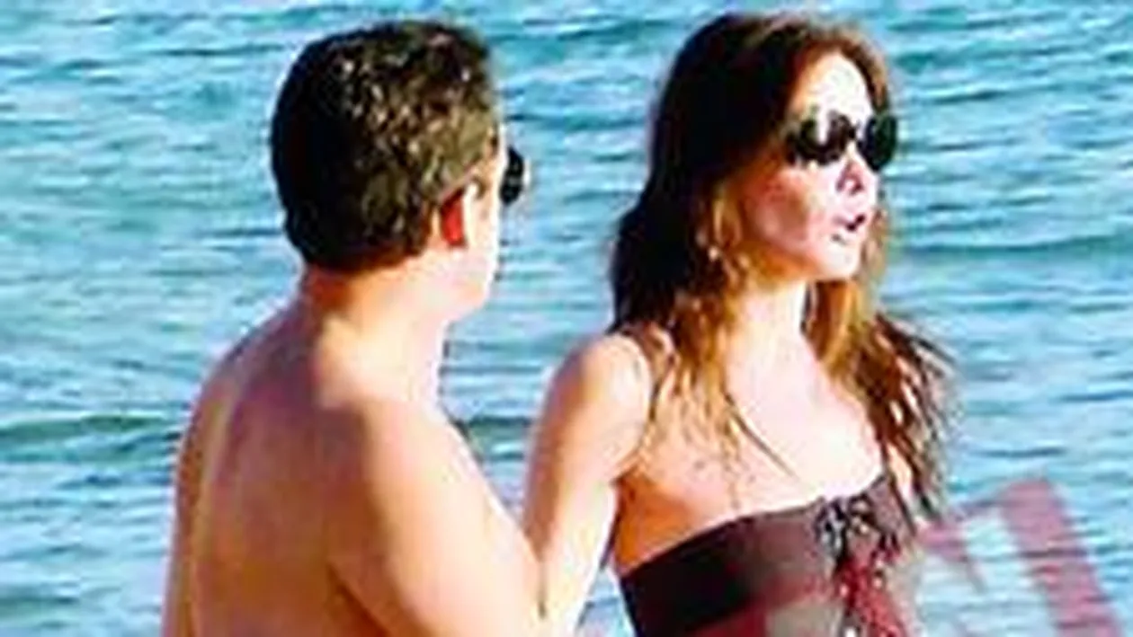 Un roman ii face inel iubitei lui Sarkozy