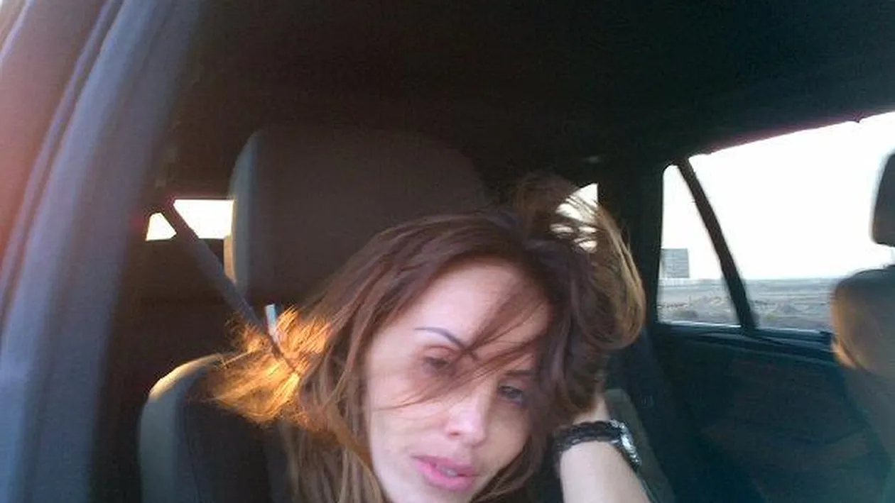 Blonda lui Iri, dovada incontestabila a faptului ca machiajul face minuni! Schimbarea asta te va lasa mut de uimire!