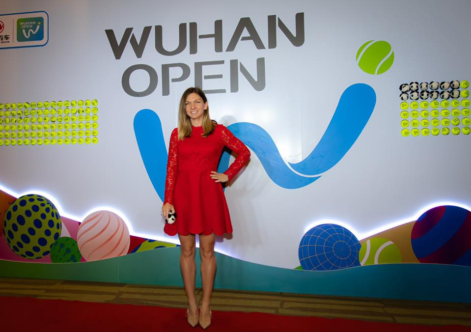 Simona Halep a fost cerută de soție! Toni Iuruc i-a oferit un superb inel de logodnă. Au stabilit deja data nunții