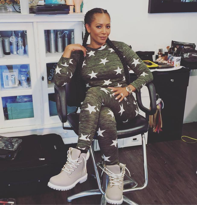 Mel B, topless la 42 de ani! Fosta membră a trupei Spice Girls este lipsită de inhibiții