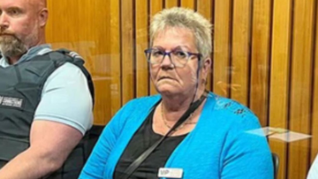 O femeie și-a ucis tatăl pentru moștenire, apoi s-a dat de gol în timp ce se uita la o emisiune TV despre cazul ei. Cum și-a recunoscut fapta