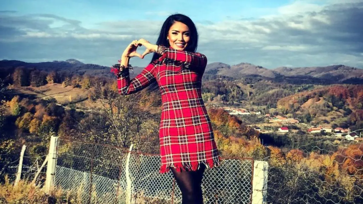 Ce comentariu i-a lăsat o pensionară de 70 de ani Andreei Mantea, după ce a văzut-o într-o rochiță foarte scurtă pe canapea