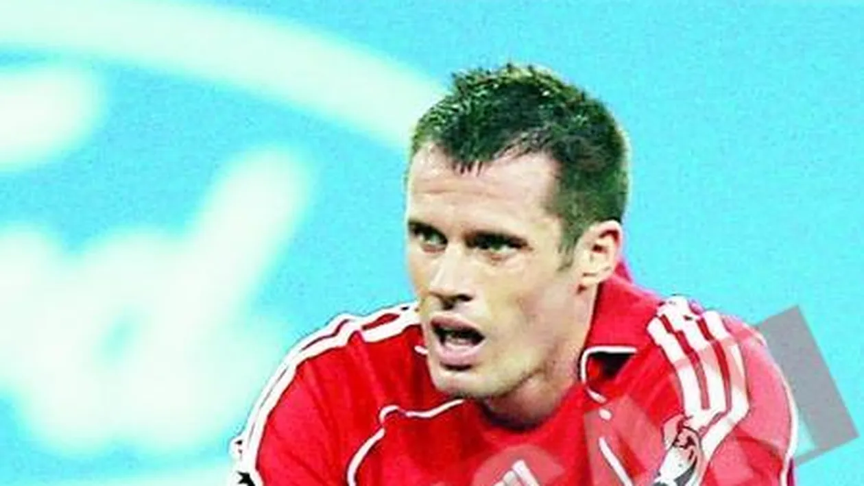 Carragher ii ataca pe patronii lui Liverpool